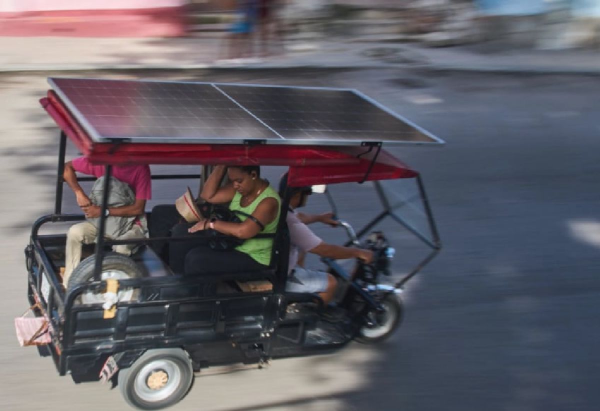 Becak Listrik Tenaga Surya Jadi Andalan Warga Kuba di Tengah Krisis Energi