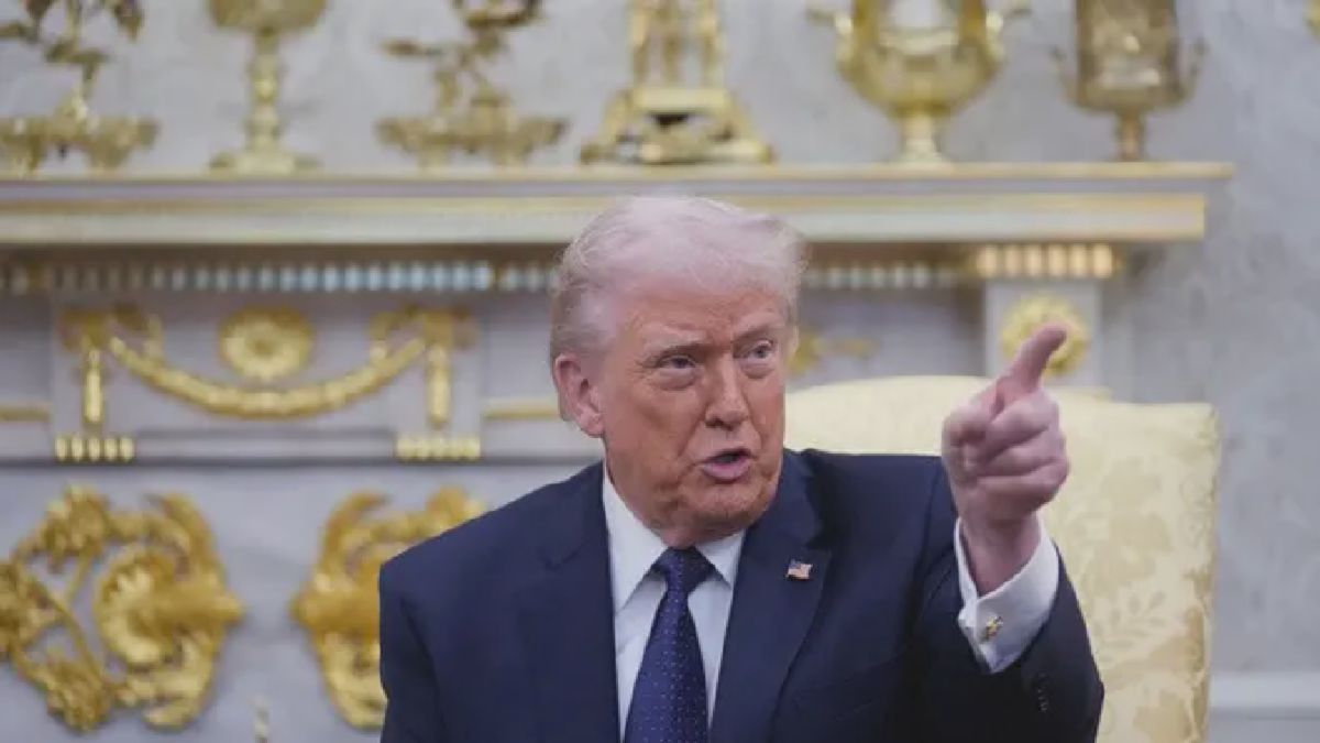 Trump Umumkan Tarif Baru Impor Teknologi Tiongkok