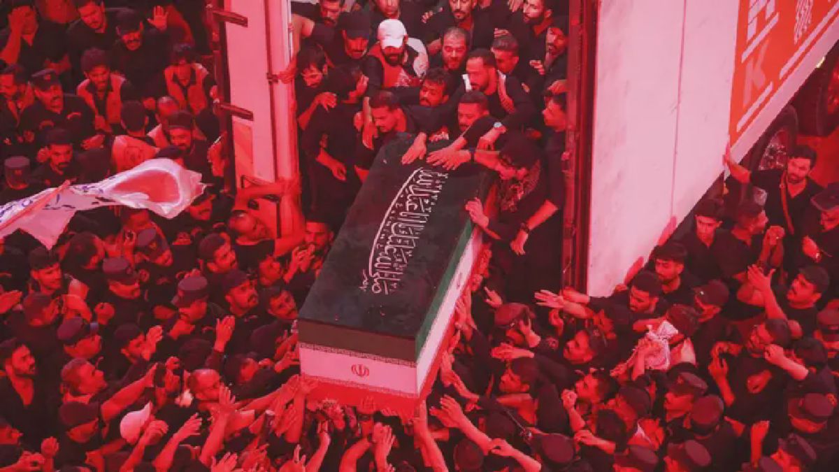 Jutaan Pelayat Padati Karbala Antar Jenazah Ali Khamenei