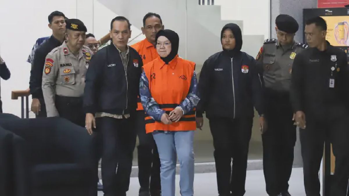 KPK Resmi Tahan Bupati Sukoharjo Etik Suryani Usai OTT