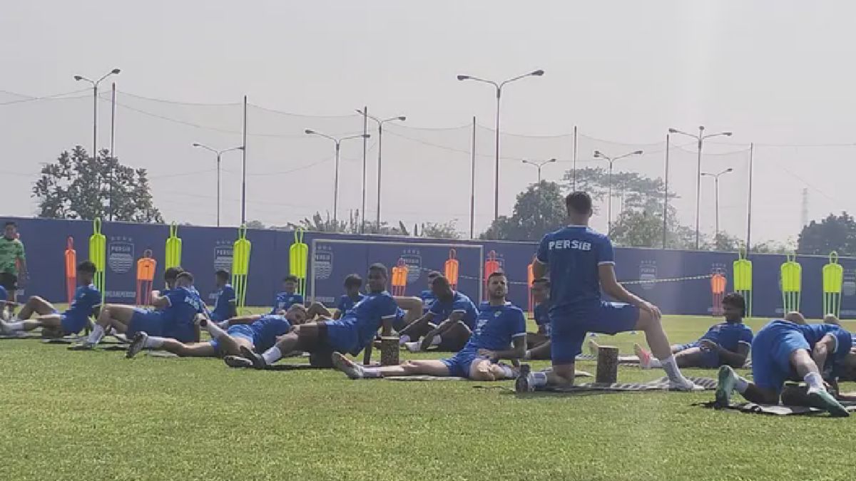 Igor Tolic Tegaskan Belum Putuskan Nasib Frans Putros di Persib