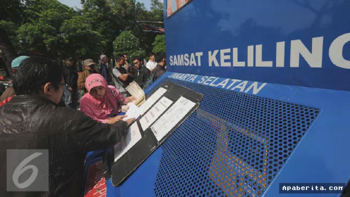 JAKARTA — Gerai Samsat Keliling Kembali Buka Pascalebaran, Warga Antusias Bayar Pajak