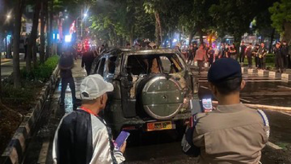 Mobil Dinas TNI Terbakar di Kwitang, Diduga Korsleting Listrik