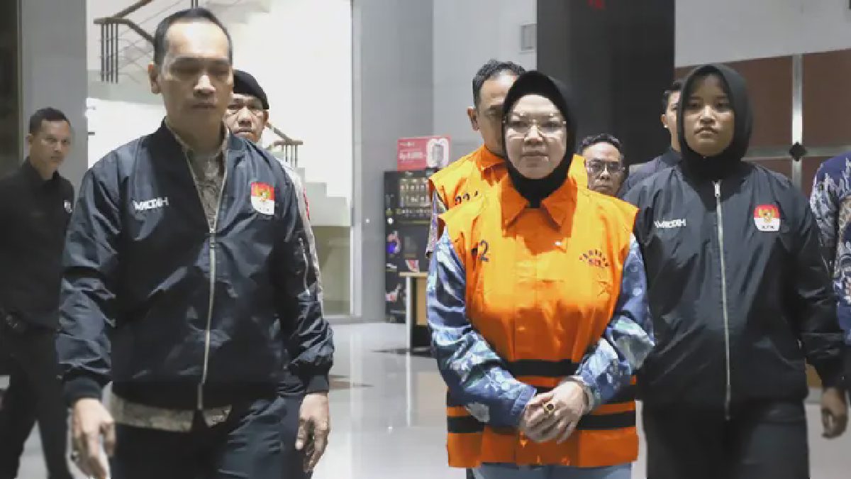 KPK Tahan Bupati Sukoharjo Etik Suryani Setelah Operasi Tangkap Tangan