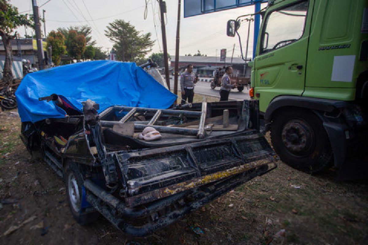 Kecelakaan Beruntun di Pantura Indramayu Tewaskan 10 Tamu Pernikahan