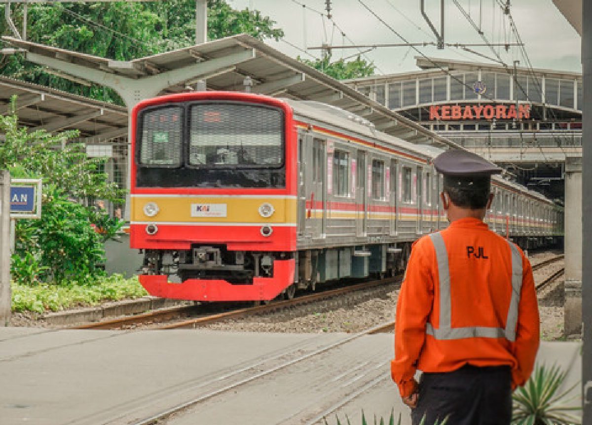Menerobos Palang Kereta, Taruhan Nyawa yang Sia-sia