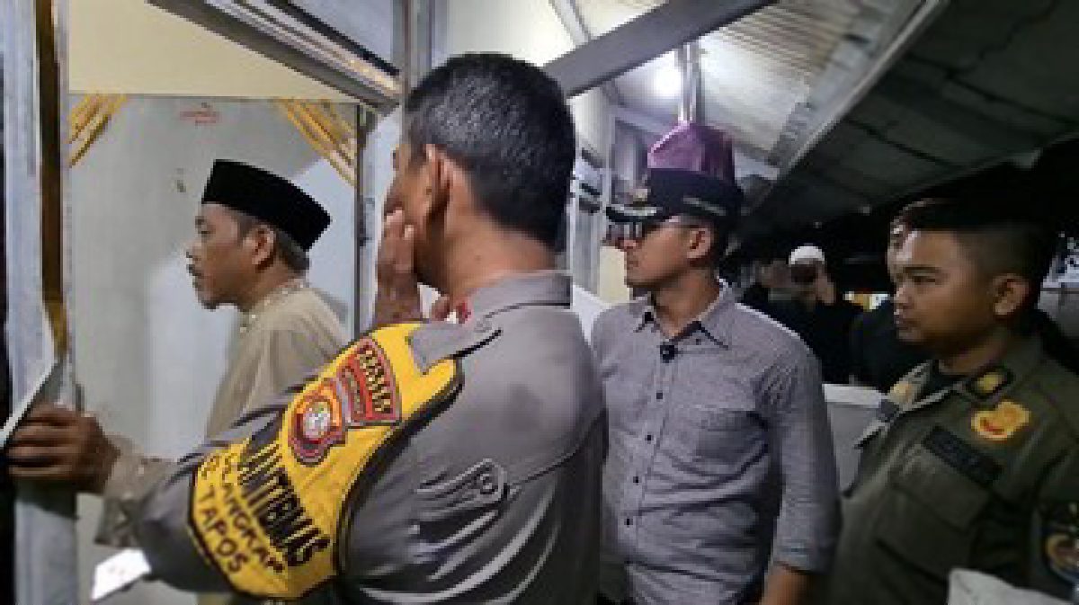 Petugas Gerebek Kontrakan Diduga Prostitusi di Tapos Depok, Satu Orang Melarikan Diri