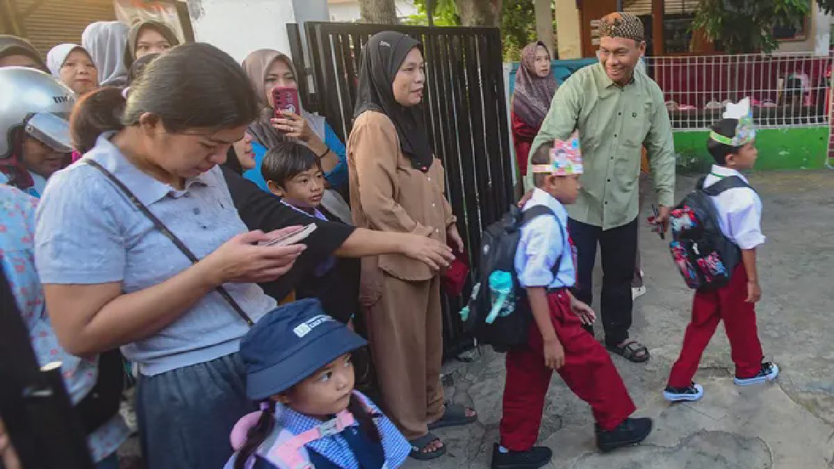 Siswa Baru SDN Meruyung Depok Antusias Mulai MPLS