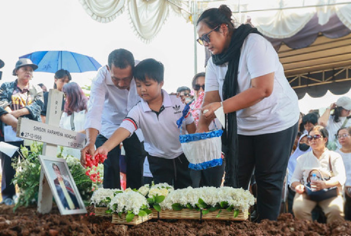 Pemakaman Temon Templar: Tangis Istri dan Keluarga di TPU Tanah Kusir