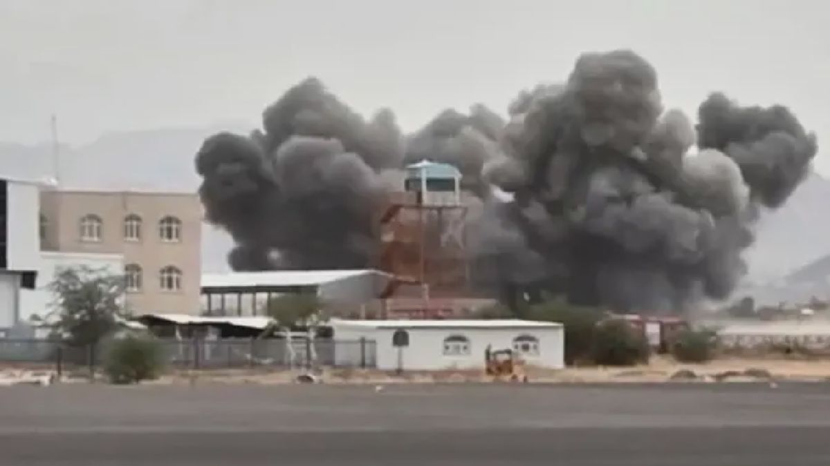 Ledakan Hantam Bandara Sanaa, Houthi Tuding Serangan Udara Arab Saudi